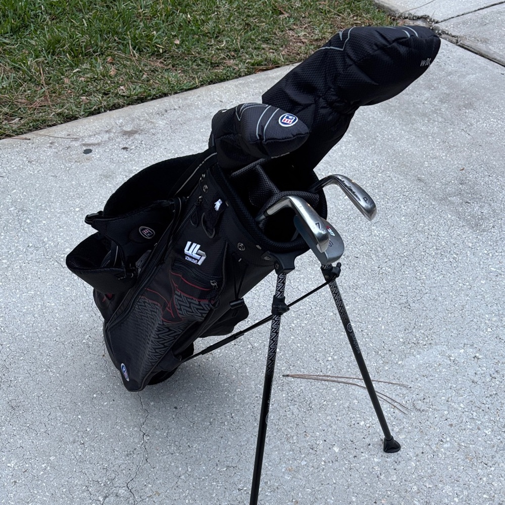 Stylish Black Golf Bag for Men